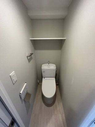 ����4