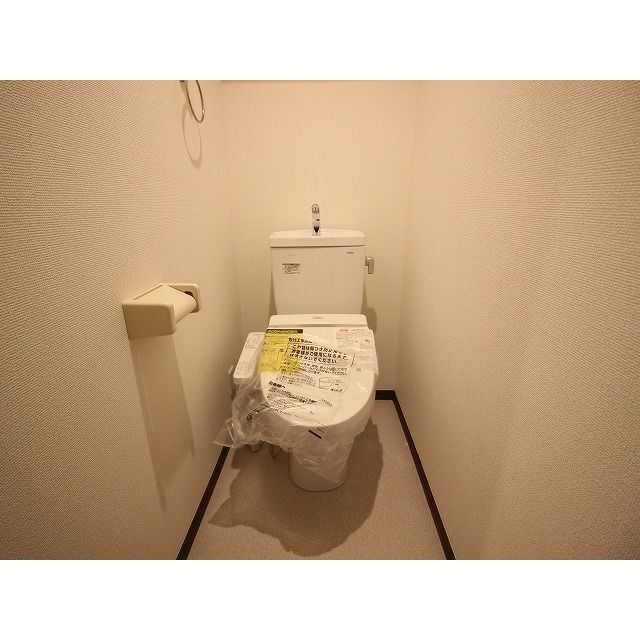 ����4