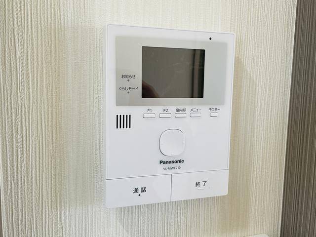 ����10