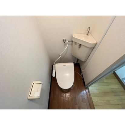����4