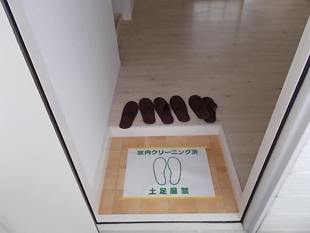 ����8