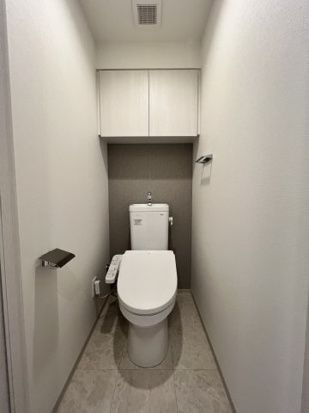 ����4