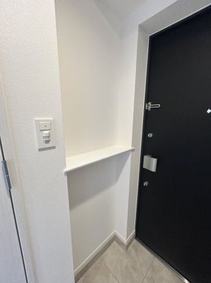 ����8