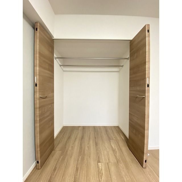 ����7