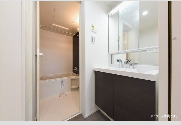 ����5