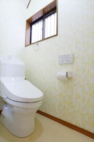 ����4