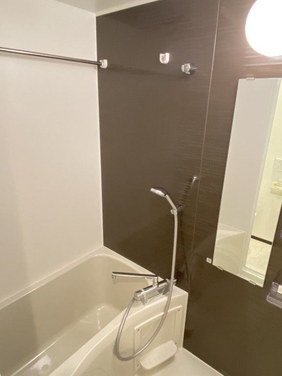 ����3