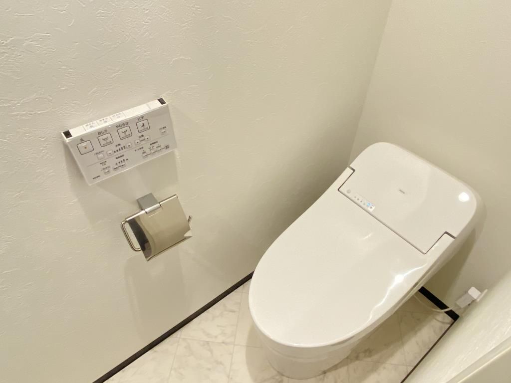 ����4