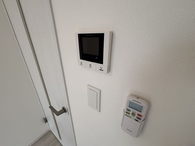 ����9
