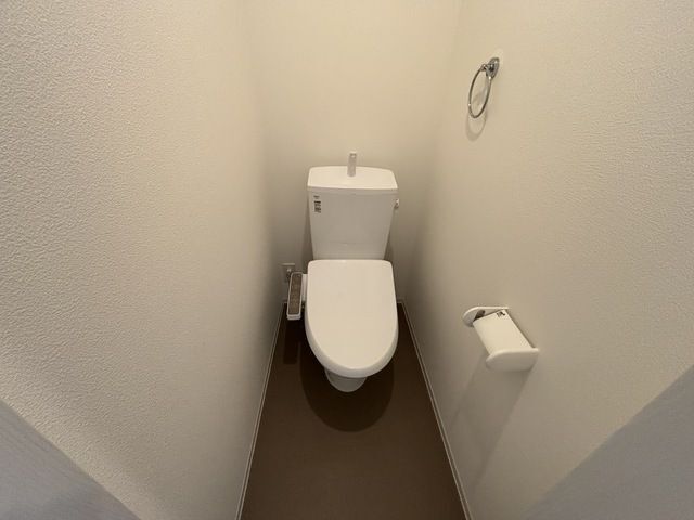 ����4