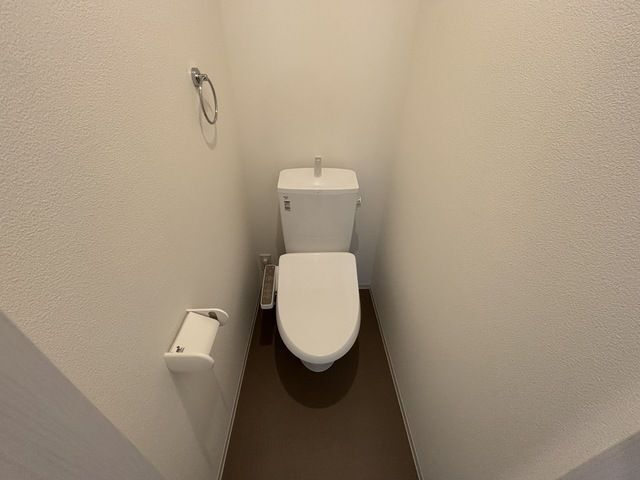 ����4