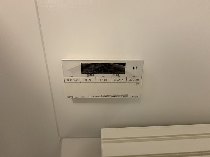 ����17