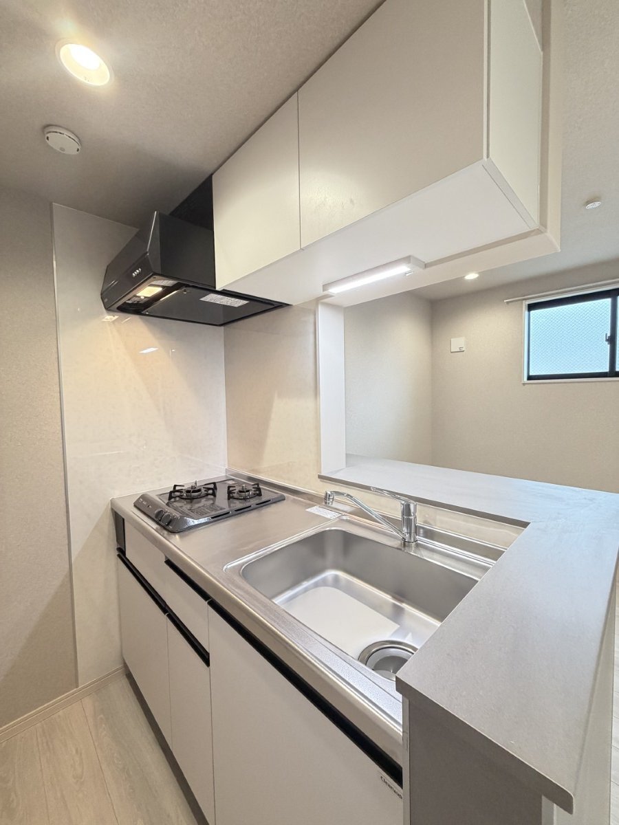 ����17