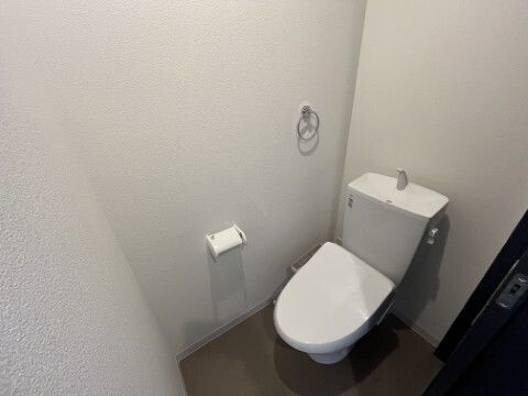 ����4