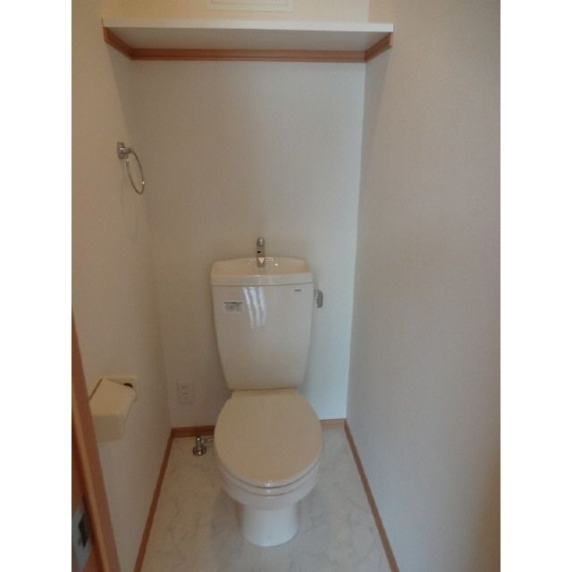 ����4