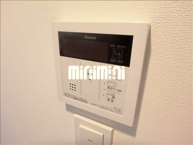 ����17