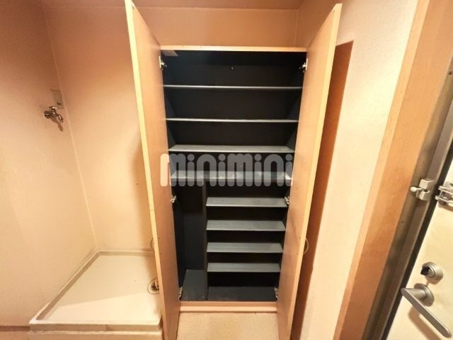 ����13