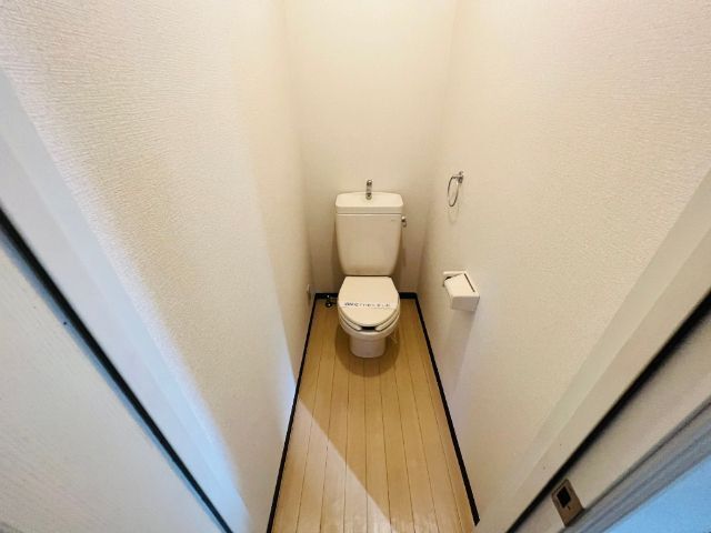 ����9
