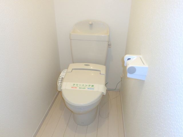 ����4