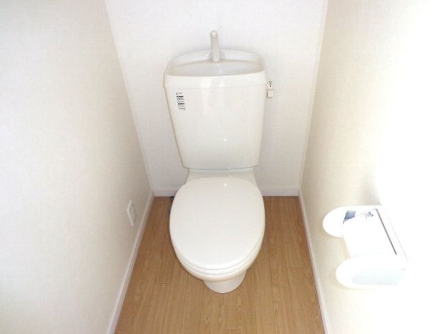 ����4