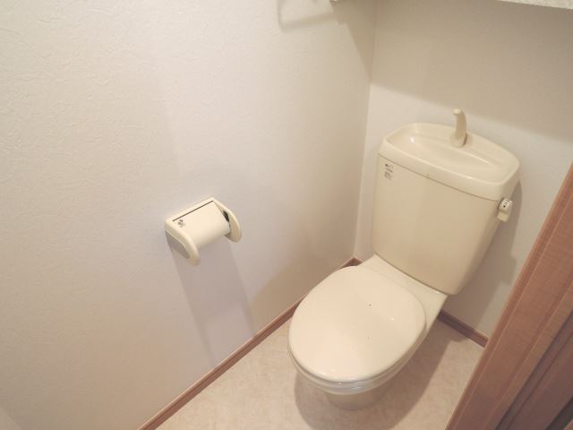 ����4