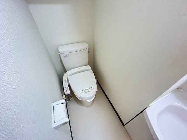 ����4