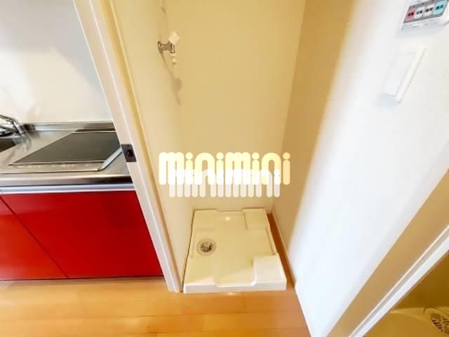 ����13