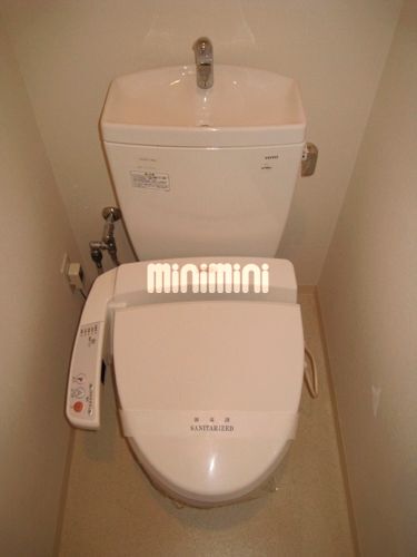 ����4