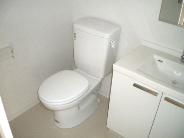 ����4