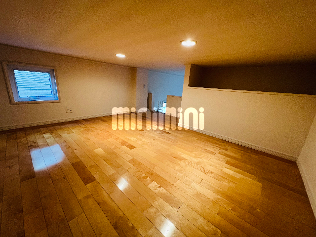 ����8