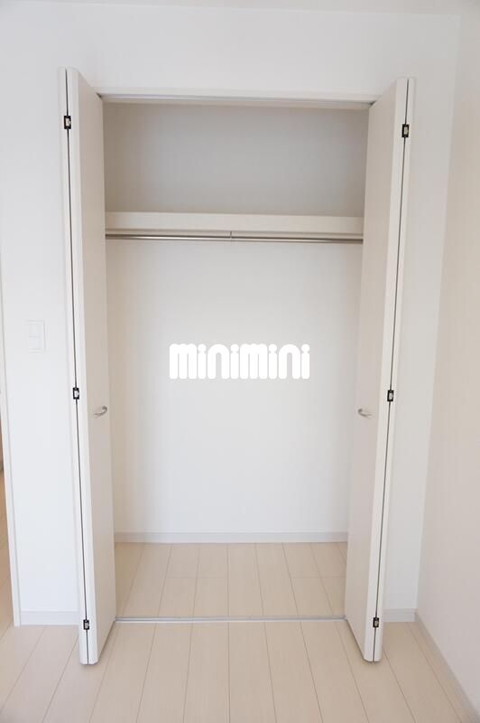 ����5