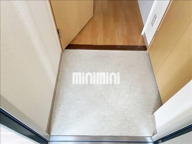 ����8