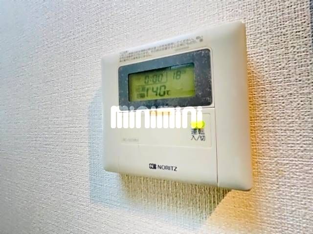 ����9