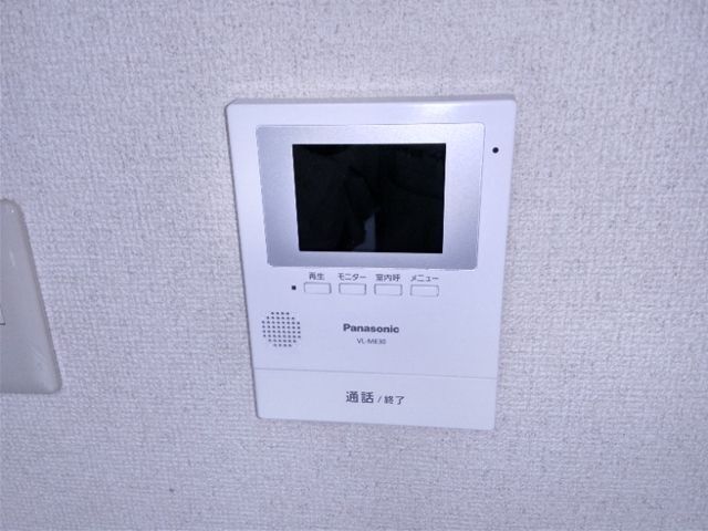 ����8