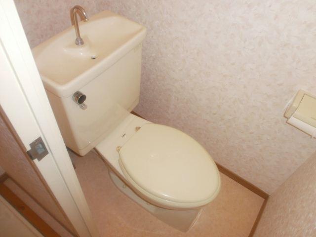 ����4