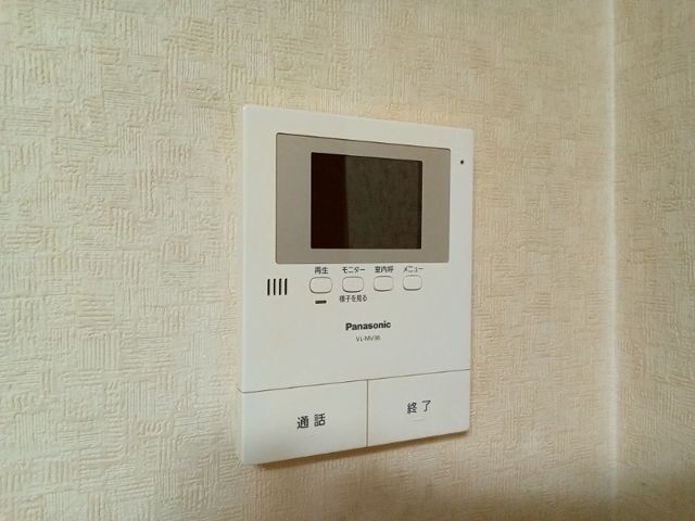 ����9