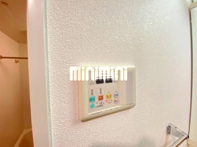 ����11
