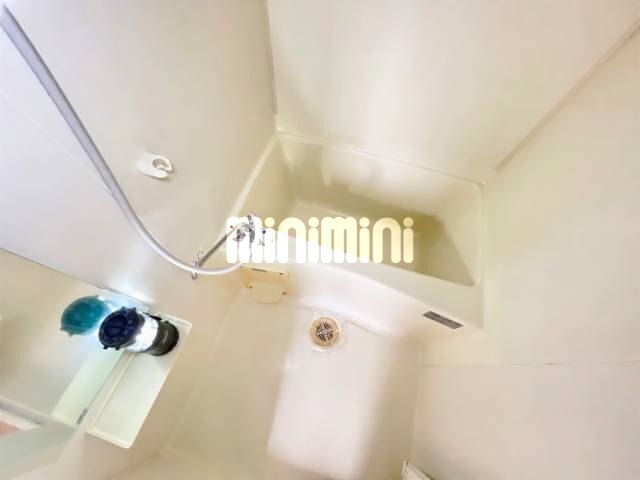 ����3