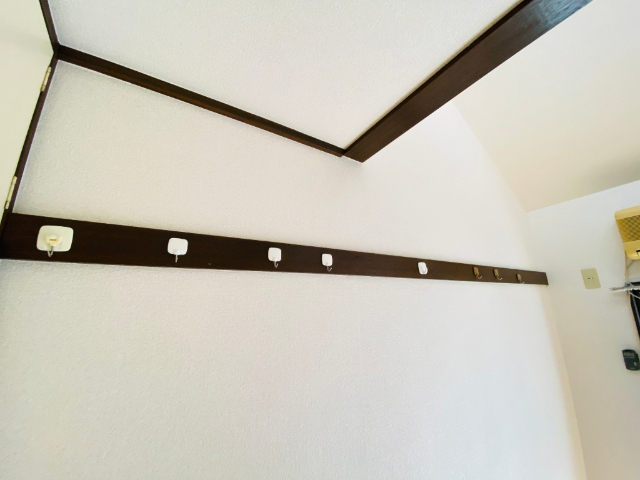 ����15