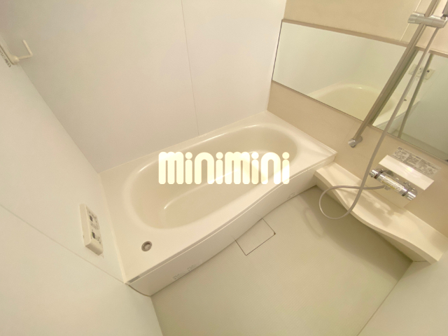 ����3