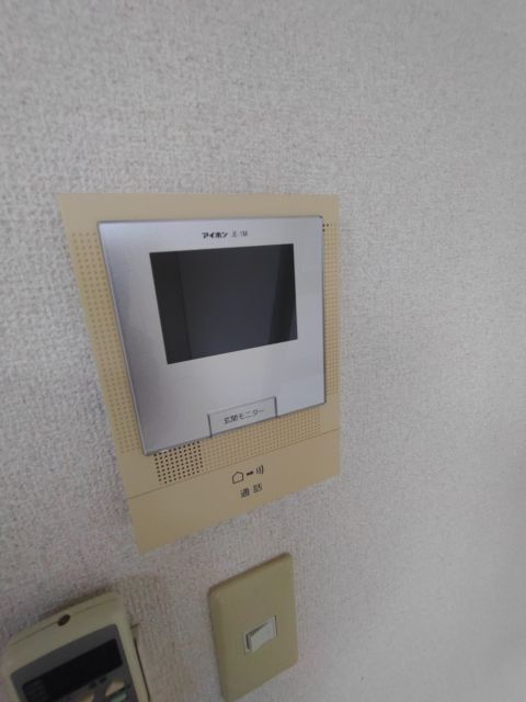 ����10