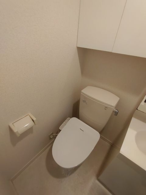����4