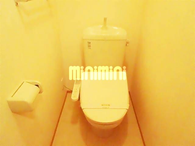 ����4