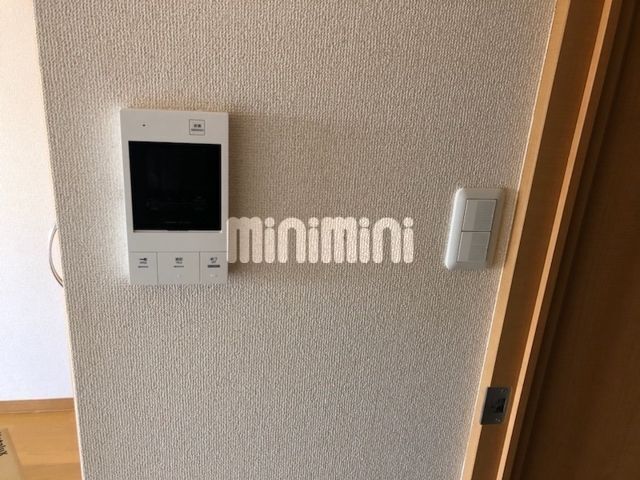 ����9