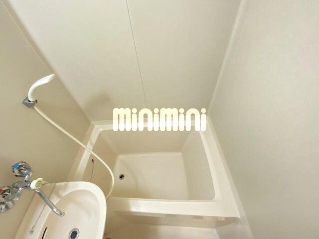 ����3