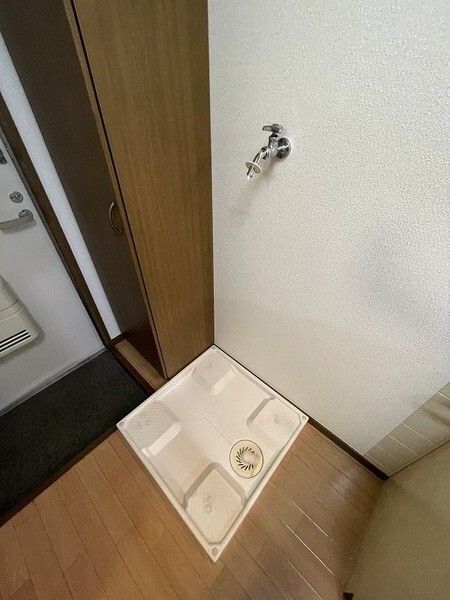 ����13