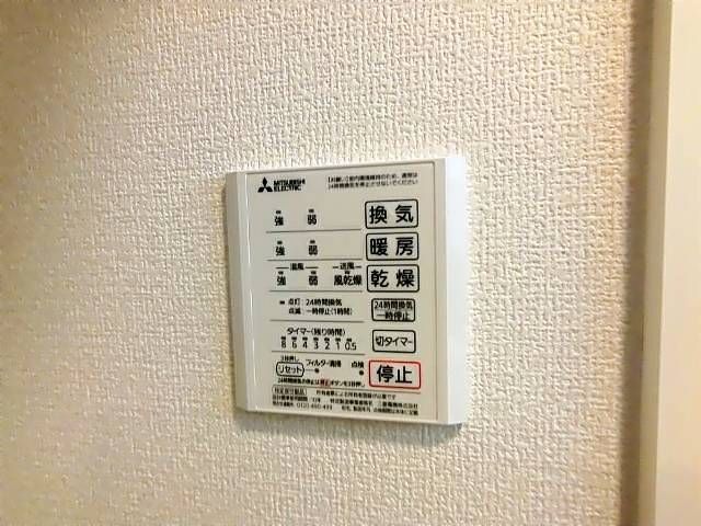 ����13