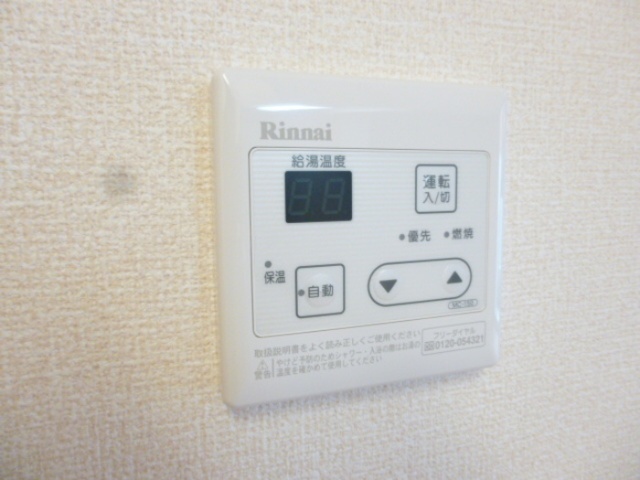 ����13