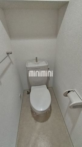 ����4