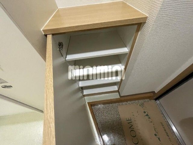 ����13